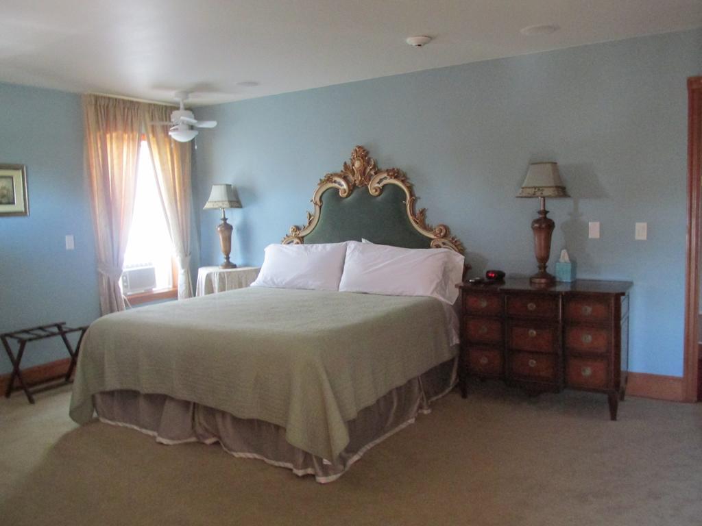 Mansion Inn Lake Stevens Habitación foto
